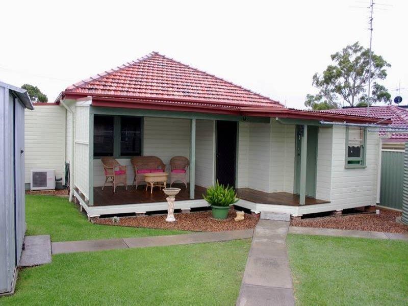 1 Grace Street, Mannering Park NSW 2259