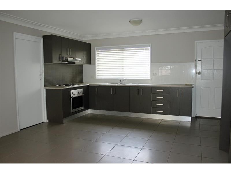 68 Gymea Crescent, Mannering Park NSW 2259