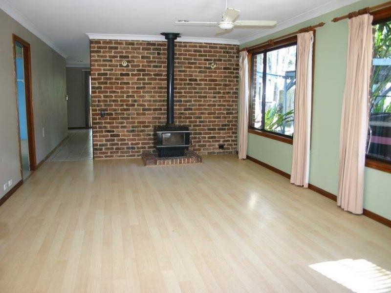 28 Teragalin Drive, Chain Valley Bay NSW 2259