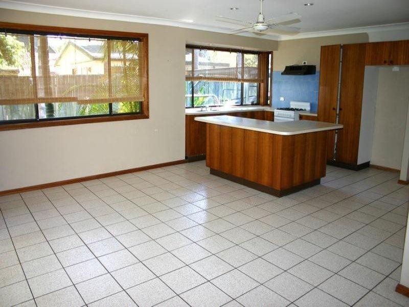 28 Teragalin Drive, Chain Valley Bay NSW 2259