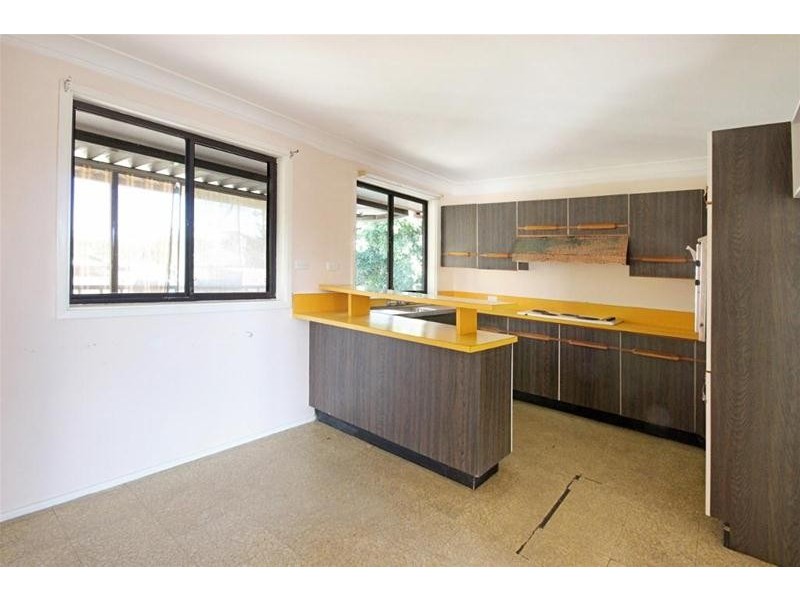 1 Bambury Avenue, Summerland Point NSW 2259