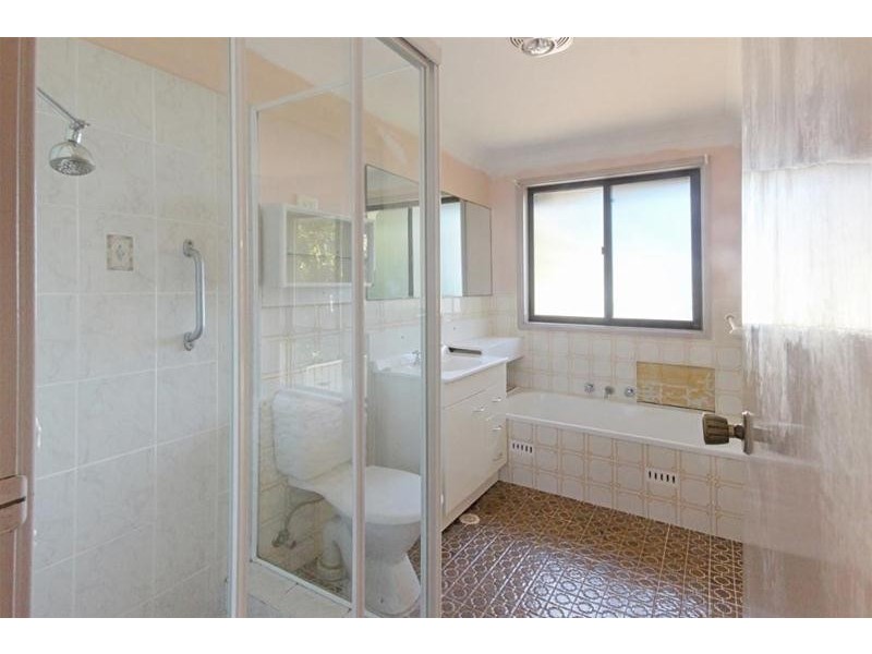 1 Bambury Avenue, Summerland Point NSW 2259