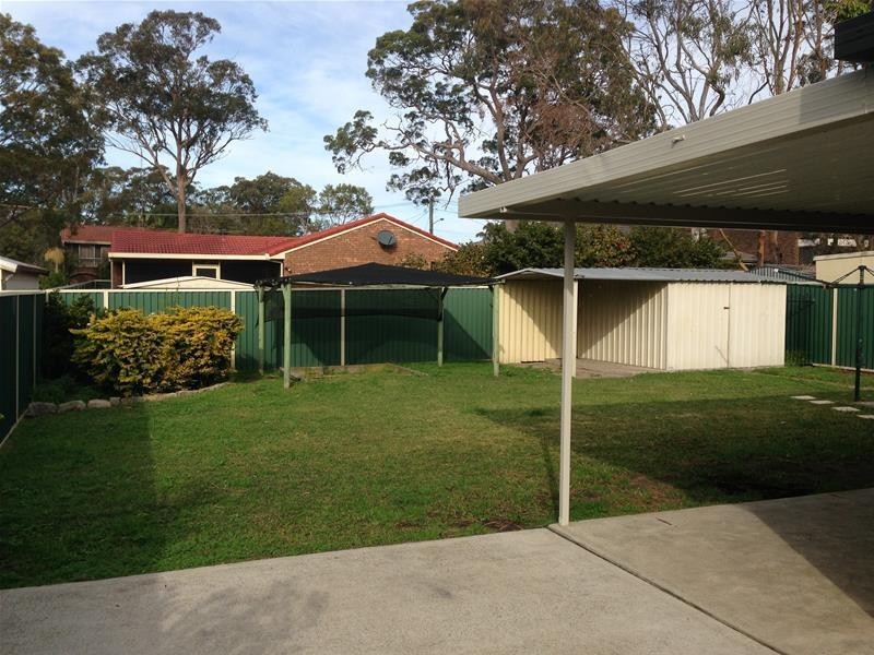 13 Barclay Avenue, Mannering Park NSW 2259