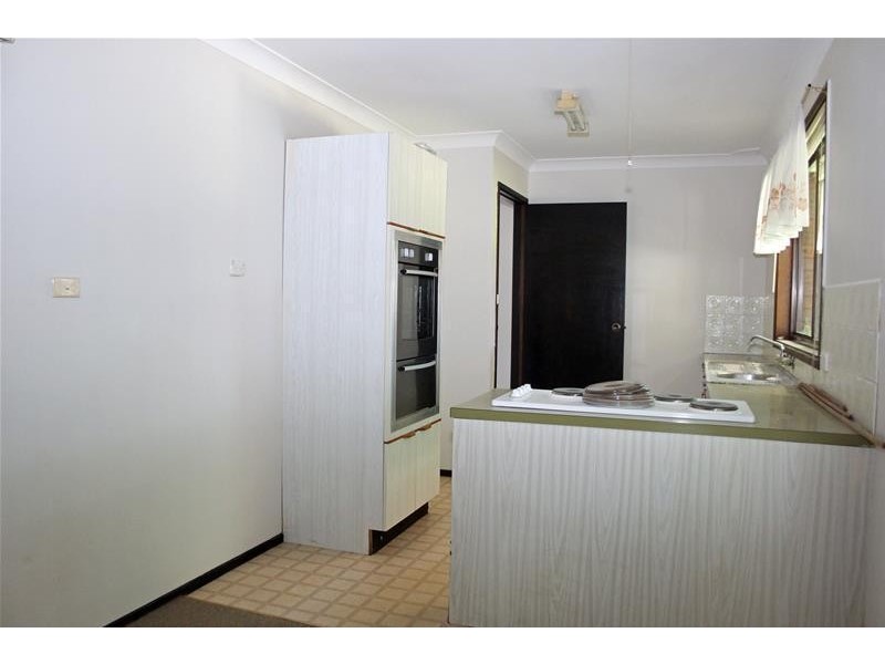 11 Nichols Avenue, Gorokan NSW 2263