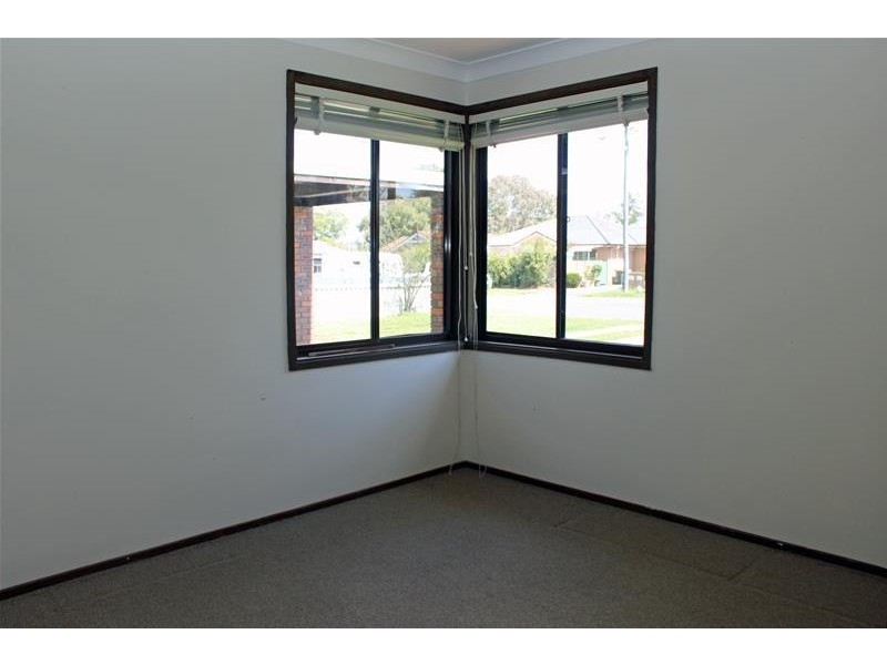 11 Nichols Avenue, Gorokan NSW 2263