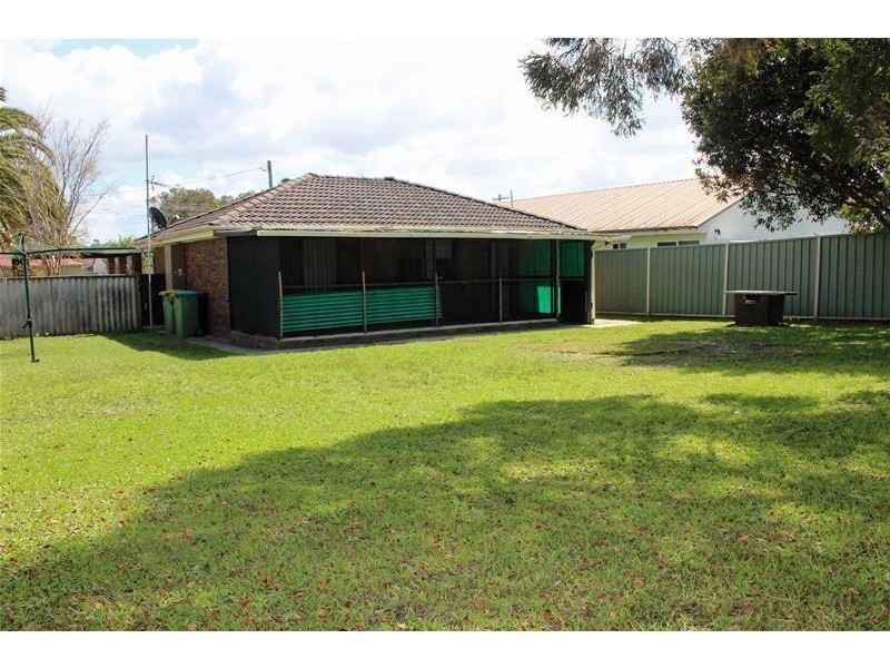 11 Nichols Avenue, Gorokan NSW 2263