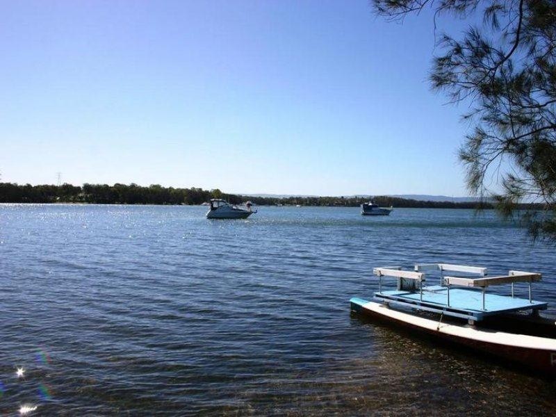 2 Kevin Street, Mannering Park NSW 2259