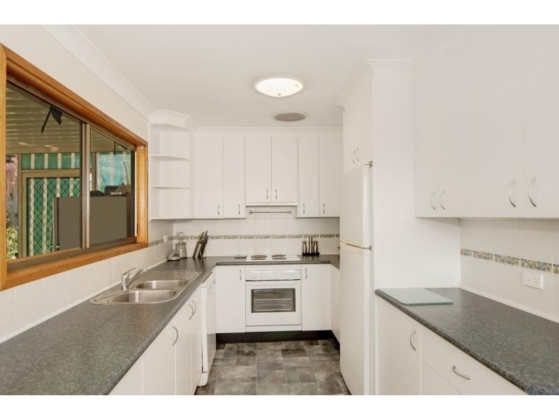 14 Waverley Road, Mannering Park NSW 2259