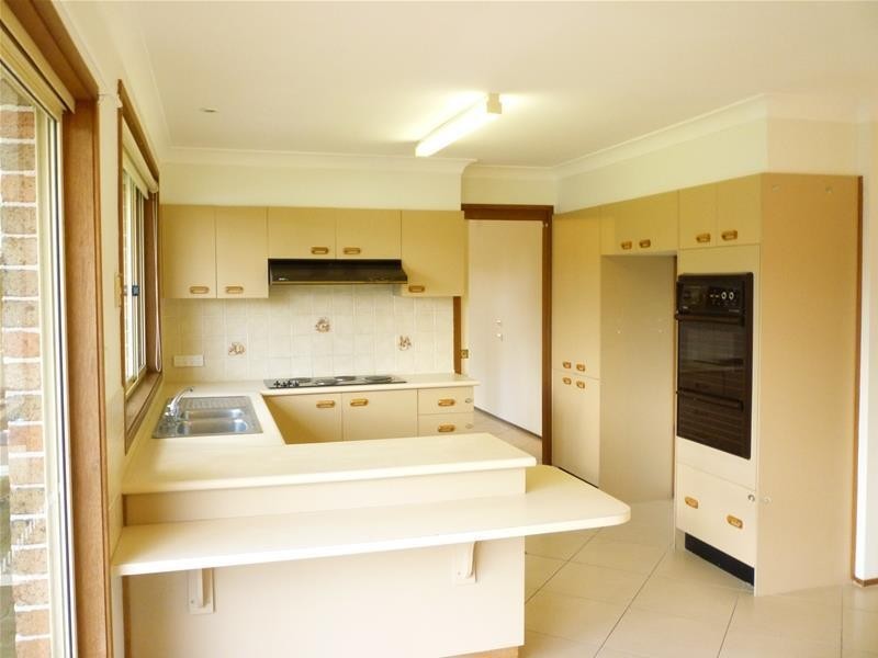 7 Eliot Street, Mannering Park NSW 2259