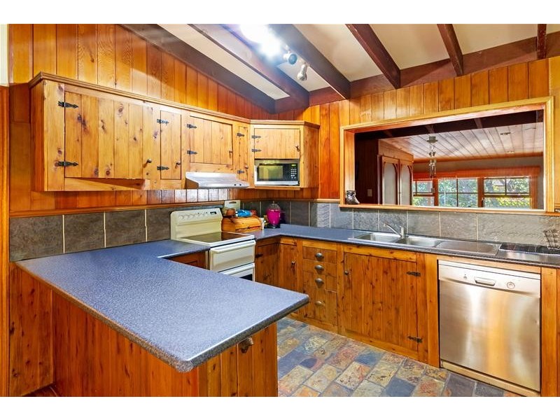 46 Yeramba Road, Summerland Point NSW 2259