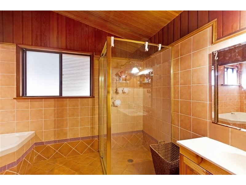 46 Yeramba Road, Summerland Point NSW 2259