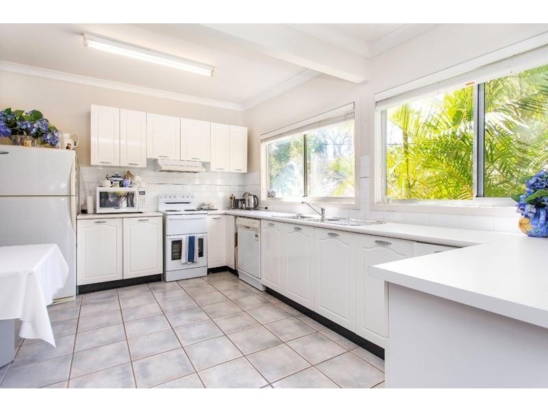 29 Waverley Road, Mannering Park NSW 2259