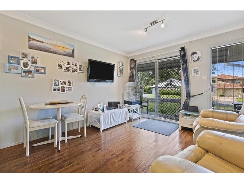 19 Gymea Crescent, Mannering Park NSW 2259
