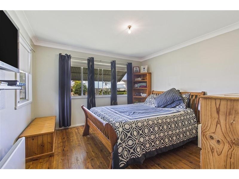 19 Gymea Crescent, Mannering Park NSW 2259