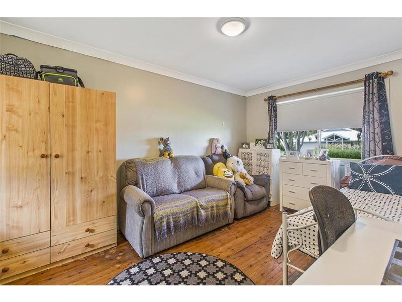 19 Gymea Crescent, Mannering Park NSW 2259