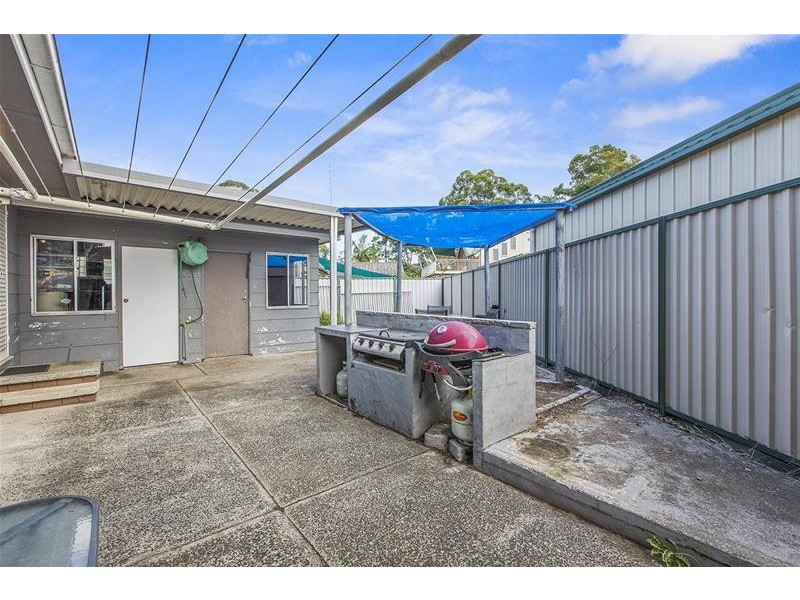 19 Gymea Crescent, Mannering Park NSW 2259