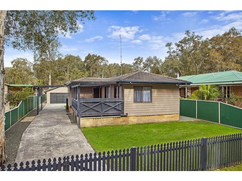 23 Warner Avenue, Tuggerawong NSW 2259