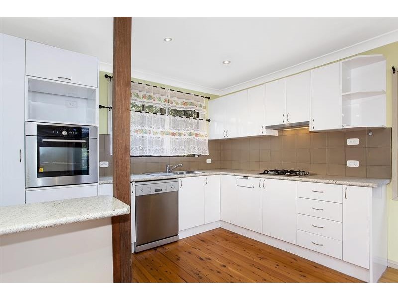 23 Warner Avenue, Tuggerawong NSW 2259