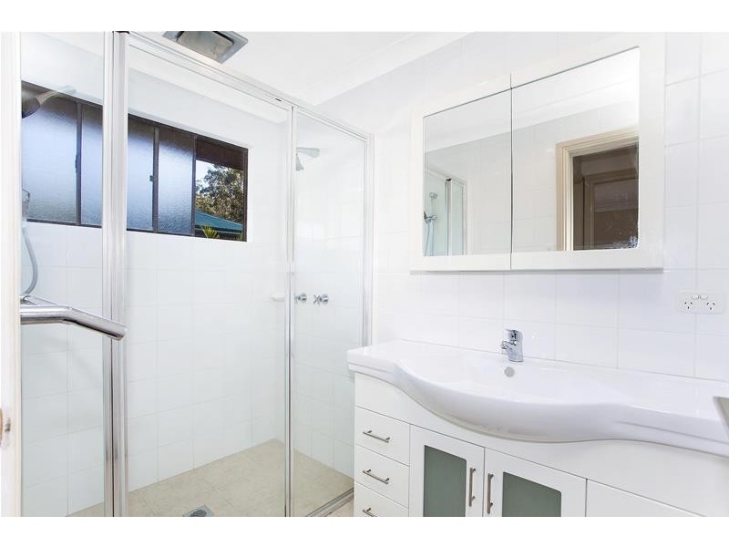 23 Warner Avenue, Tuggerawong NSW 2259