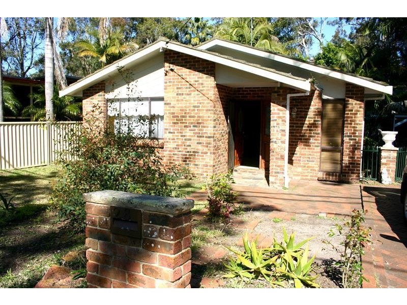 28 Teragalin Drive, Chain Valley Bay NSW 2259