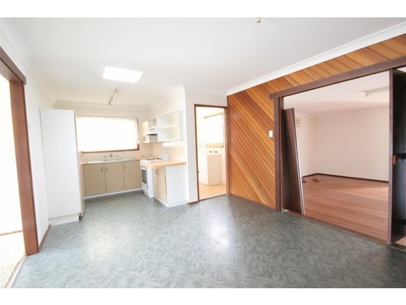 30 Catherine Street, Mannering Park NSW 2259