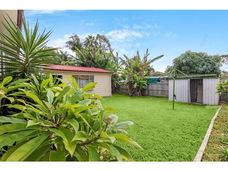 30 Catherine Street, Mannering Park NSW 2259