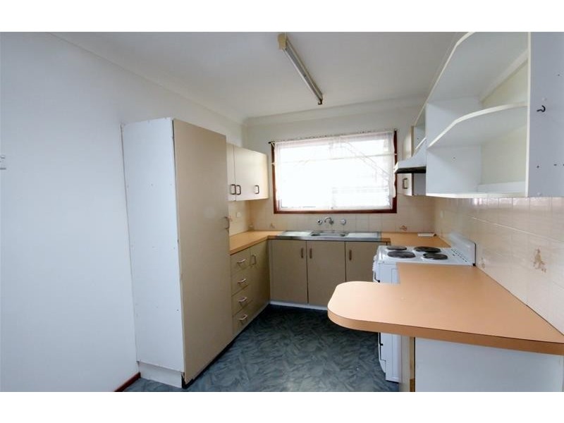 30 Catherine Street, Mannering Park NSW 2259