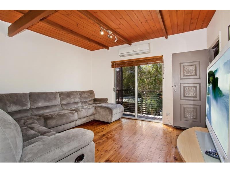 27 Railway Street, Wyee Point NSW 2259