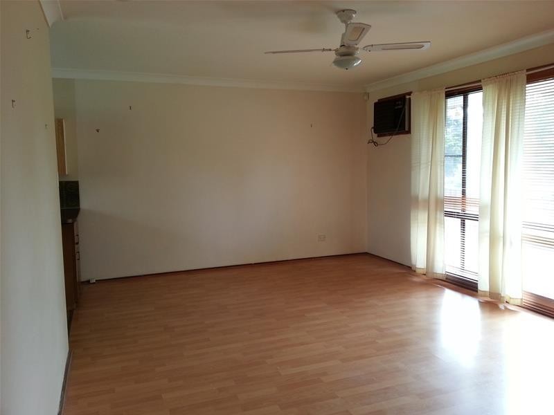 35 Warwick Avenue, Mannering Park NSW 2259