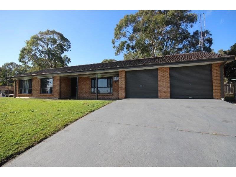 17 Eliot Street, Mannering Park NSW 2259