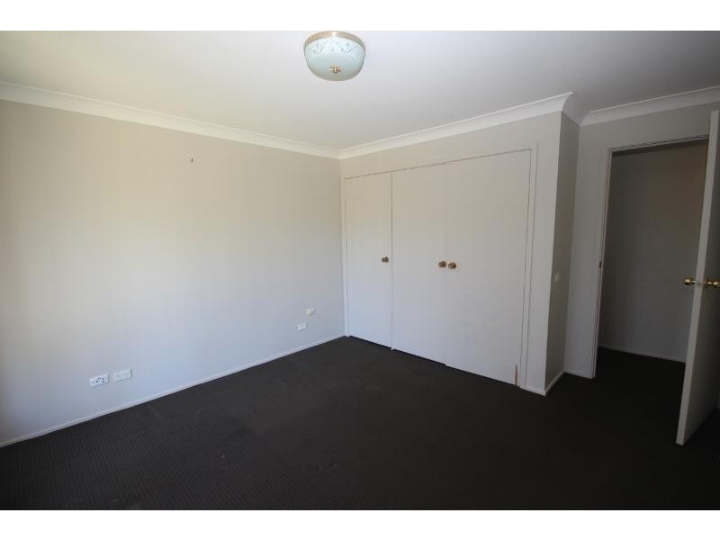 17 Eliot Street, Mannering Park NSW 2259