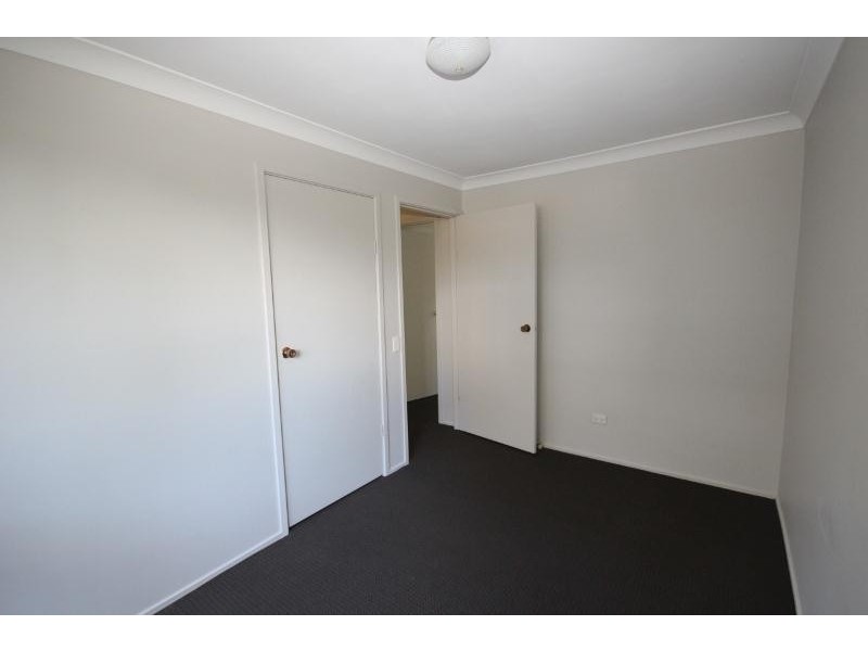 17 Eliot Street, Mannering Park NSW 2259