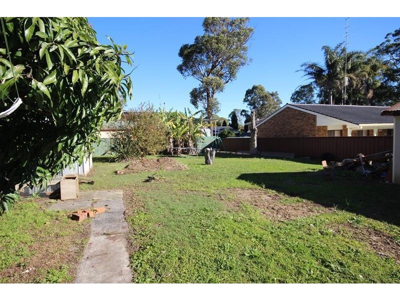 7 Waverley Road, Mannering Park NSW 2259