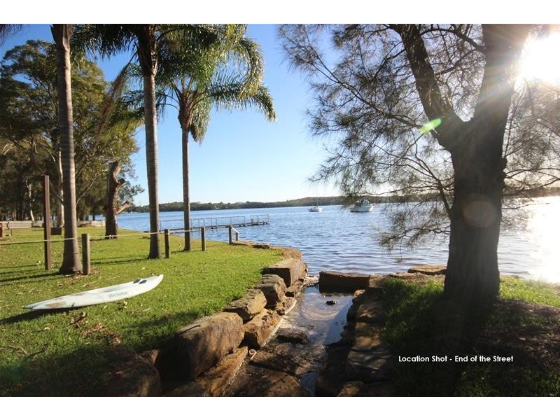 7 Waverley Road, Mannering Park NSW 2259