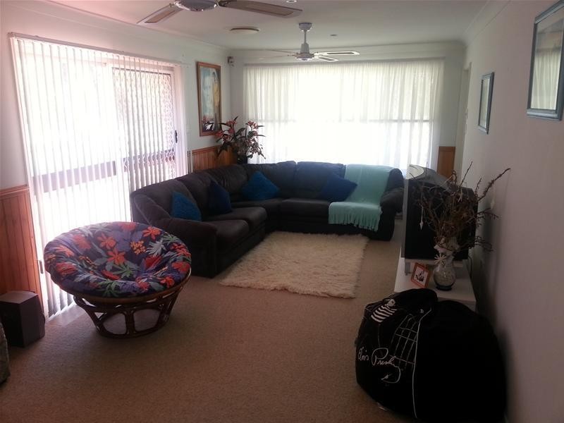 90 Griffith Street, Mannering Park NSW 2259