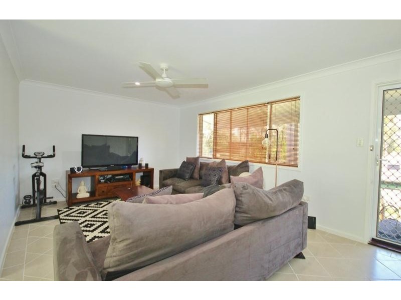 1  Kapala Avenue, Summerland Point NSW 2259