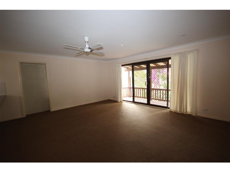 2/37 Macquaire Road, Mannering Park NSW 2259