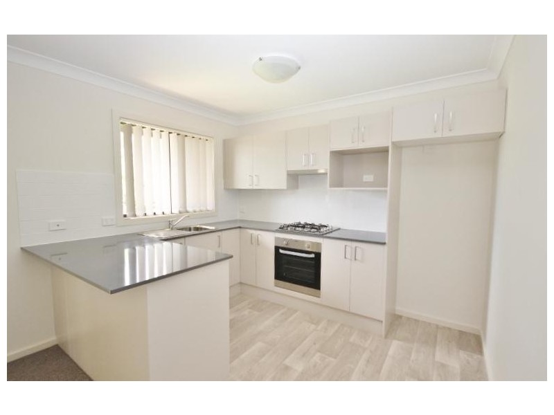 19a Warwick Avenue, Mannering Park NSW 2259