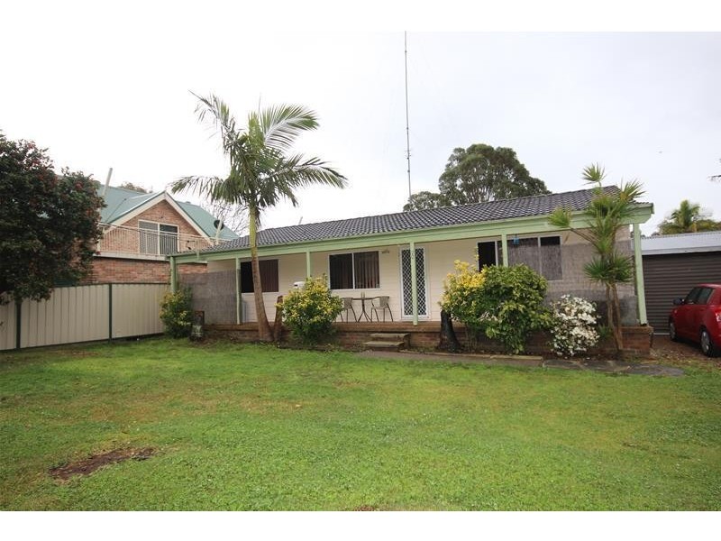 20 Barclay Avenue, Mannering Park NSW 2259