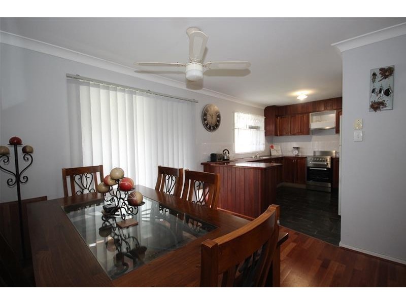 20 Barclay Avenue, Mannering Park NSW 2259