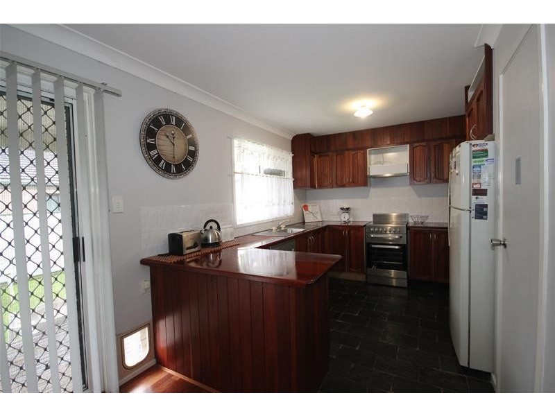 20 Barclay Avenue, Mannering Park NSW 2259