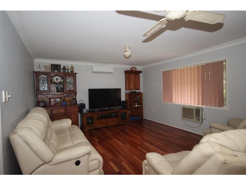 20 Barclay Avenue, Mannering Park NSW 2259