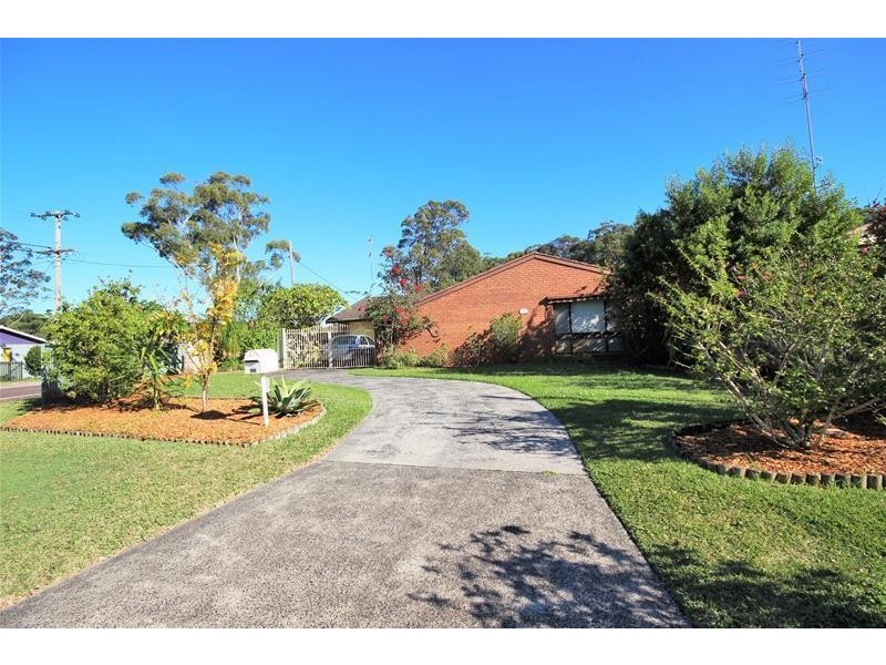 1 Harwood Close, Mannering Park NSW 2259