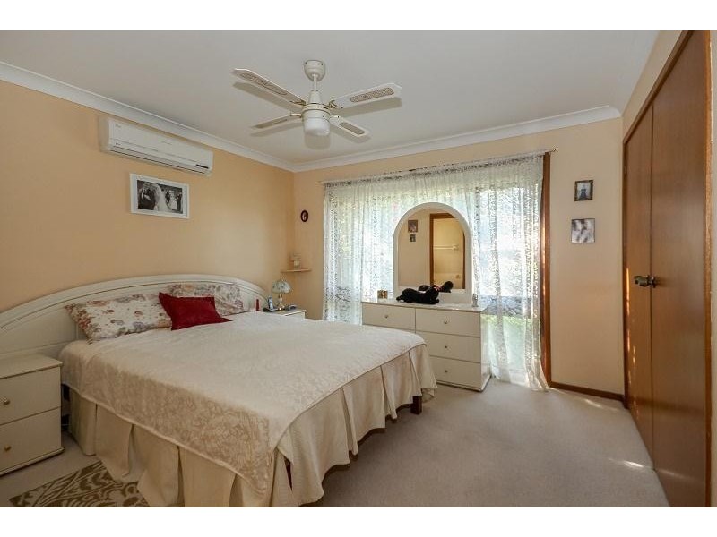 1 Harwood Close, Mannering Park NSW 2259