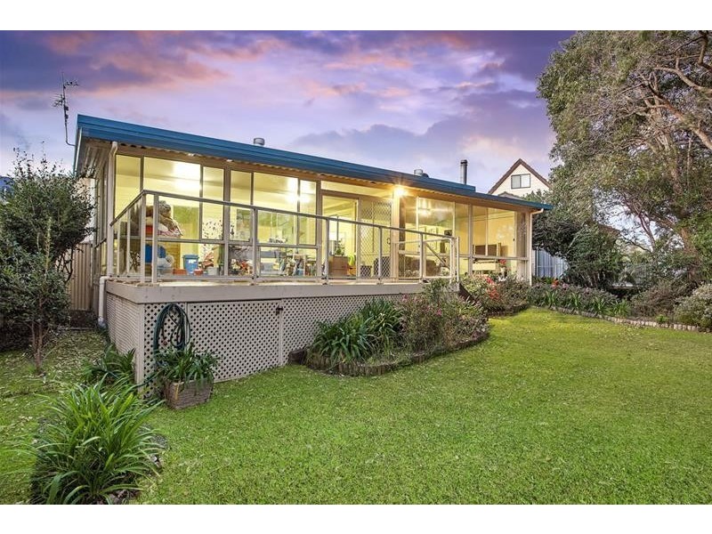 12 Kamilaroo Avenue, Lake Munmorah NSW 2259