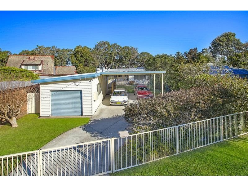 12 Kamilaroo Avenue, Lake Munmorah NSW 2259