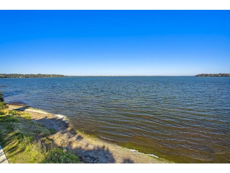 12 Kamilaroo Avenue, Lake Munmorah NSW 2259