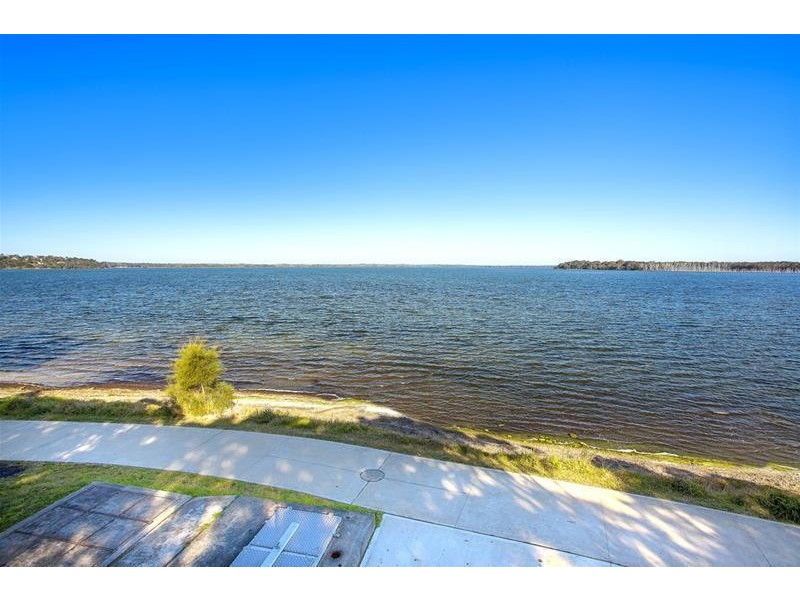 12 Kamilaroo Avenue, Lake Munmorah NSW 2259