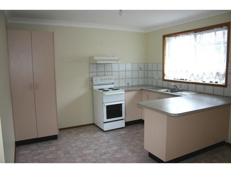 3 Campbell Parade, Mannering Park NSW 2259