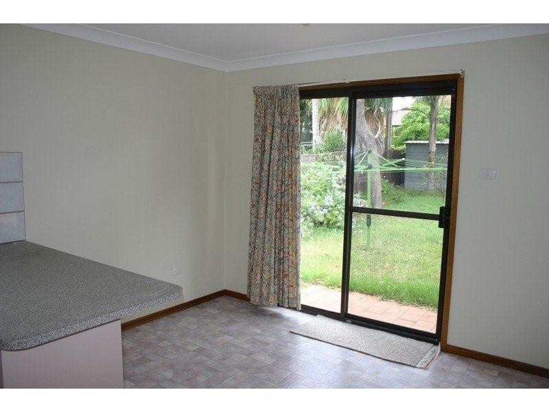 3 Campbell Parade, Mannering Park NSW 2259